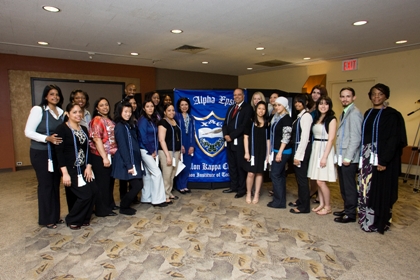 2009 Inductees with honorary inductee, President Joyce F. Brown