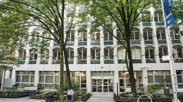 https://www.fitnyc.edu/_resources/assets/img/life-at-fit-residential-life-nagler-hall.jpg