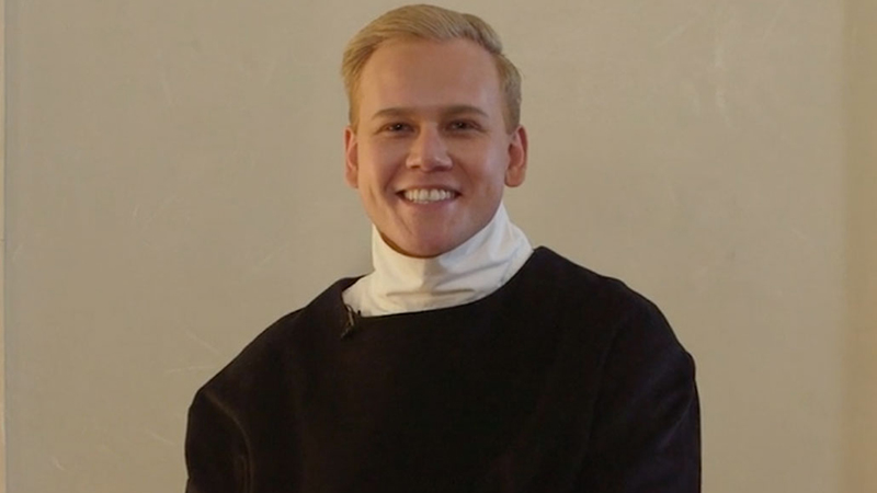 Bentley Wederski sitting in a chair