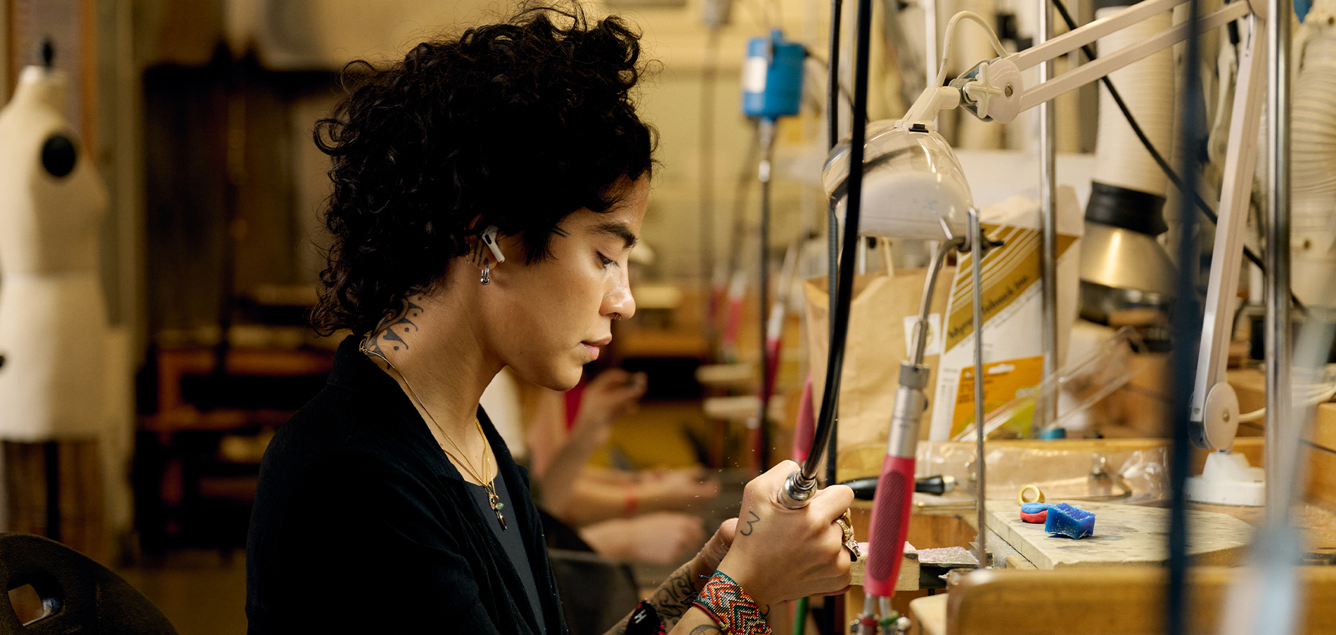 FIT student in jewelry making class