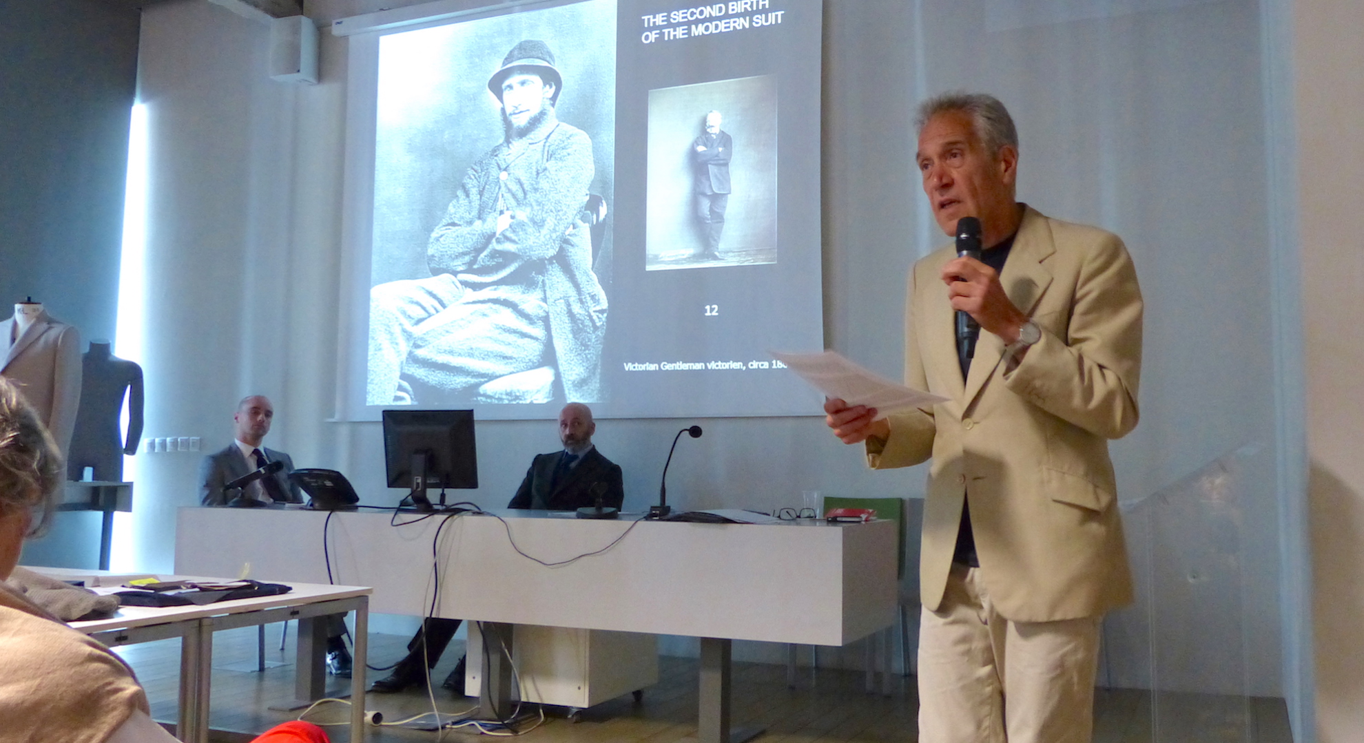 Image of a Paris Seminar Lecture