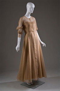 dinner dress in beige silk and chiffon