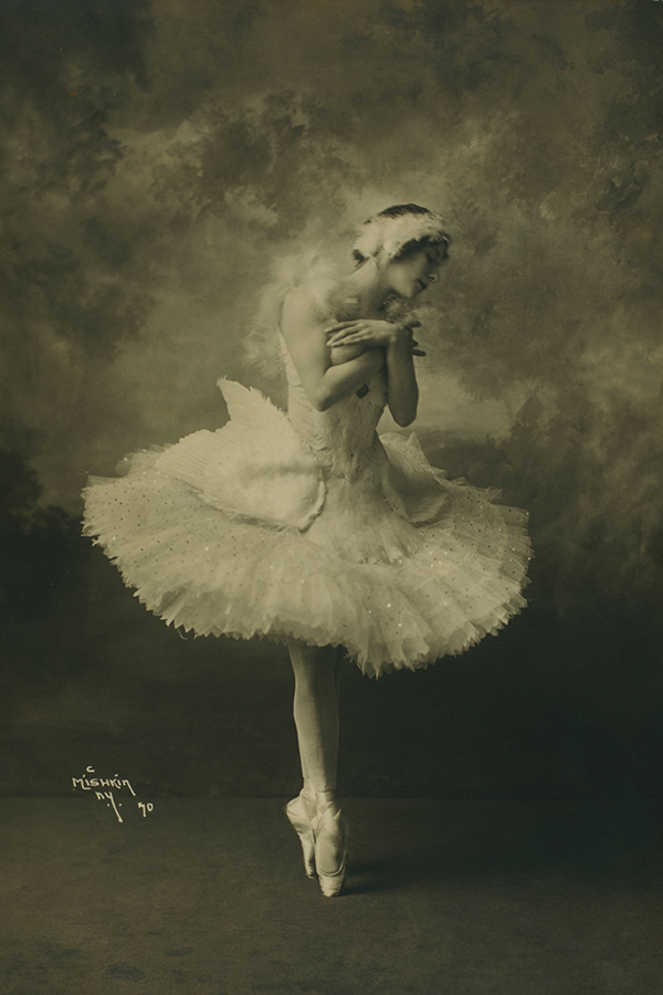 Photo of ballerina Anna Paviova as dying swan