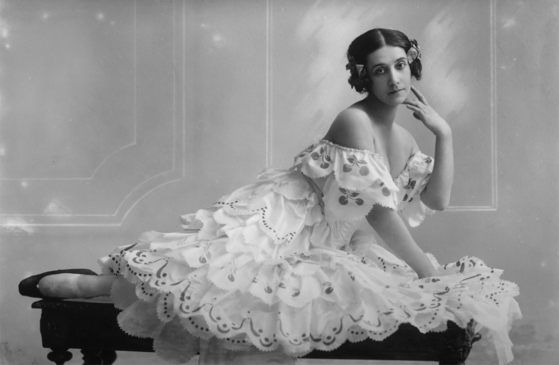 Tamara Karsavina in Léon Bakst costume for Carnaval, 1910.